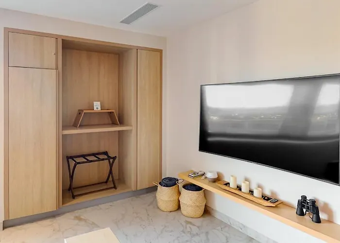 Cozy Downtown With Rooftop Pool & Arch/ocean Views Holiday home *