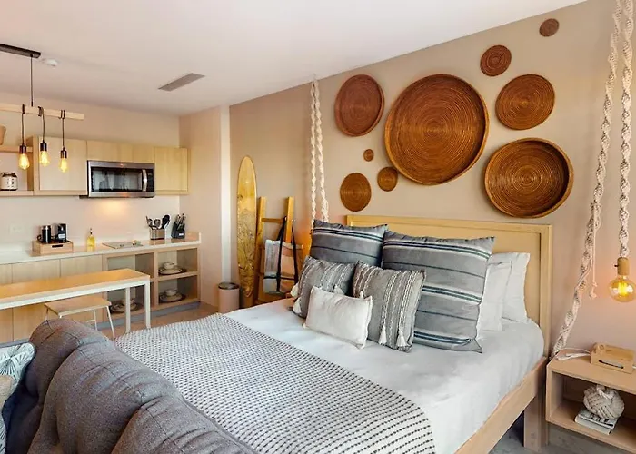 Holiday home Cozy Downtown With Rooftop Pool & Arch/ocean Views *