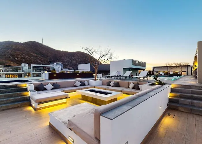 Cozy Downtown With Rooftop Pool & Arch/ocean Views *