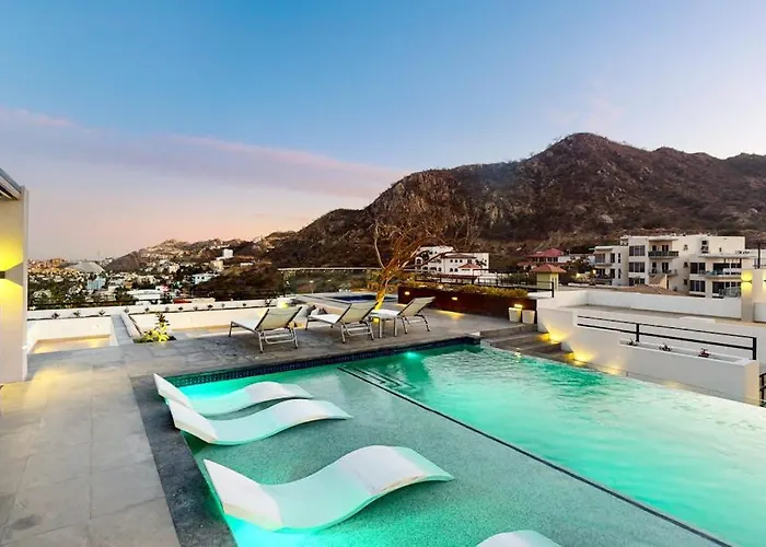 Holiday home Cozy Downtown With Rooftop Pool & Arch/ocean Views