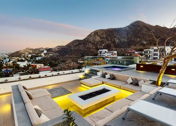 Cozy Downtown With Rooftop Pool & Arch/ocean Views Holiday home *