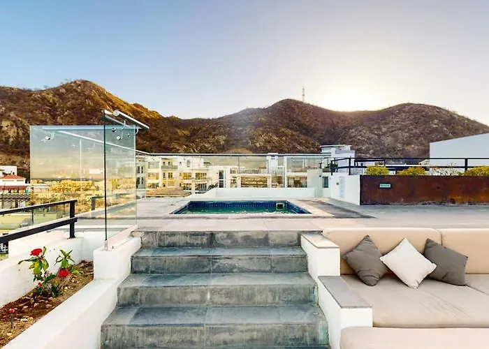 Cozy Downtown With Rooftop Pool & Arch/ocean Views